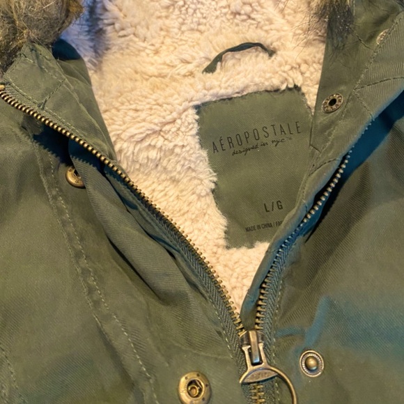 Aeropostale winter Jacket. Size Large, hardly worn. Great condition - Picture 4 of 7